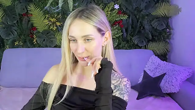 Horny Blond online show from 11/02/25, 09:11