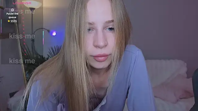 Snapshot of Elis_Fox chatting on 04/30/26, 10:10 Elis Fox online show from 04/30/26, 10:10