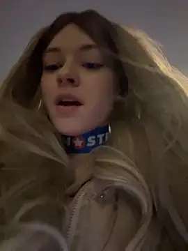 Snapshot of Times__Square chatting on 12/26/24, 05:04 Times Square online show from 12/26/24, 05:04