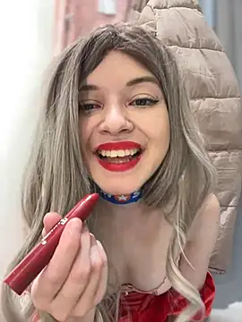 Snapshot of Times__Square chatting on 12/26/24, 11:10 Times Square online show from 12/26/24, 11:10