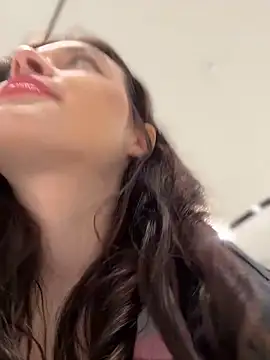 Snapshot of Times__Square chatting on 02/03/25, 08:24 Times Square online show from 02/03/25, 08:24