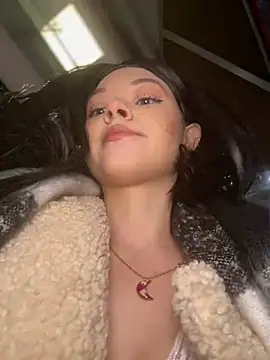 Snapshot of Times__Square chatting on 02/13/25, 05:16 Times Square online show from 02/13/25, 05:16