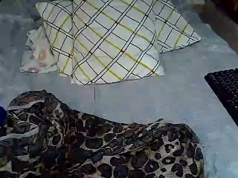 Queen petite  online show from 11/22/25, 07:35