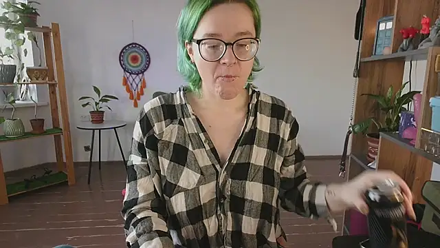 alisahug online show from 01/18/25, 07:07