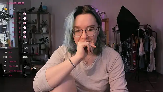 alisahug online show from 09/20/25, 06:25