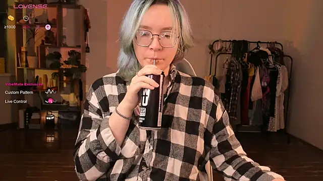 alisahug online show from 10/02/25, 03:30