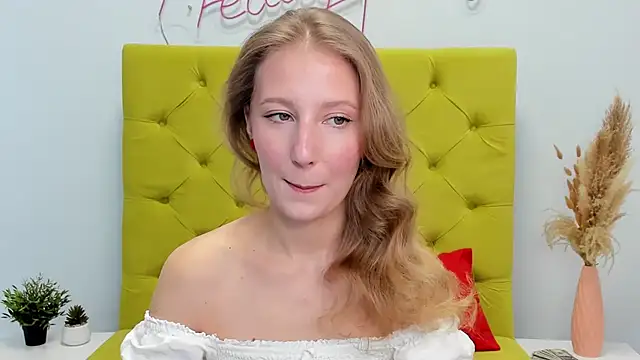 Snapshot of LolaWilsons chatting on 02/13/26, 08:21 LolaWilsons online show from 02/13/26, 08:21