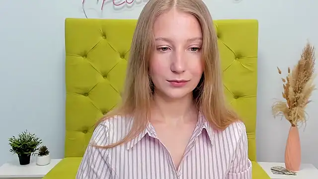 Snapshot of LolaWilsons chatting on 02/16/26, 06:31 LolaWilsons online show from 02/16/26, 06:31