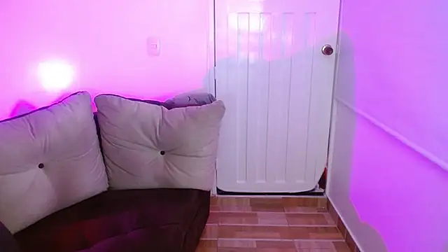 milfrousse online show from 02/16/26, 10:11