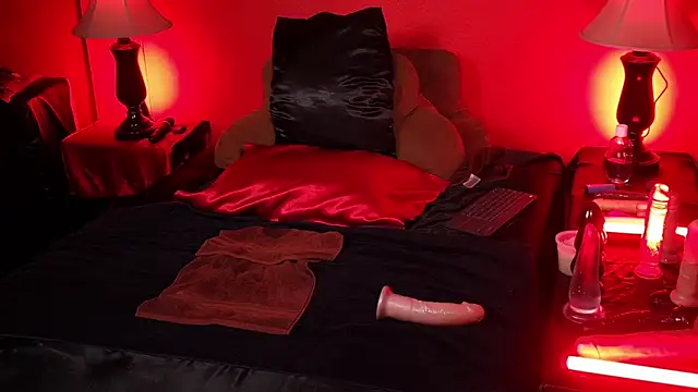 JenniferCD online show from 11/18/25, 06:12