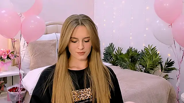 RozzitaBedberry online show from 01/27/25, 04:11