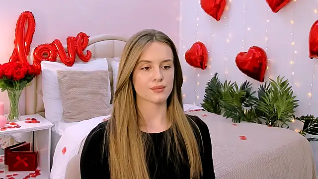 RozzitaBedberry online show from 02/12/25, 07:24