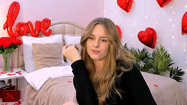 RozzitaBedberry online show from 02/16/25, 07:05