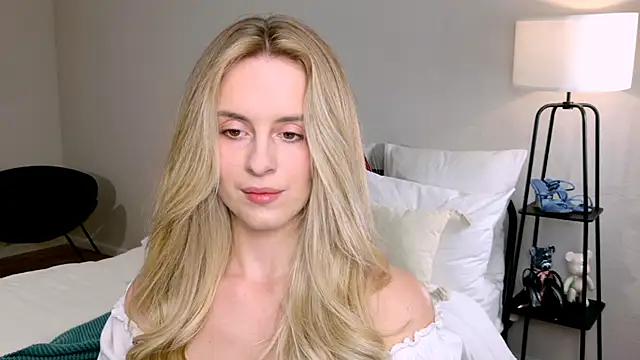 RozzitaBedberry online show from 09/21/25, 01:02