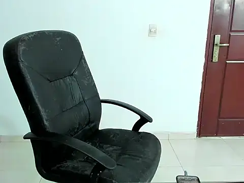 Snapshot of Chandler_ken chatting on 12/01/25, 01:21 Chandler ken online show from 12/01/25, 01:21