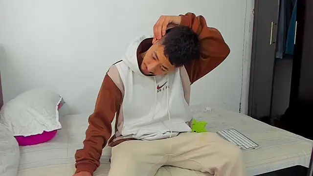 Snapshot of Chandler_ken chatting on 02/05/26, 12:21 Chandler ken online show from 02/05/26, 12:21