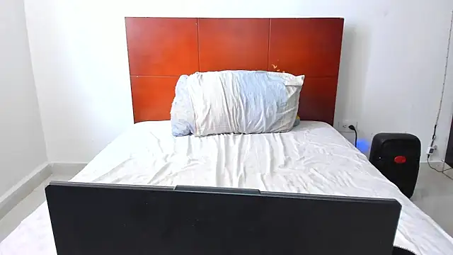 Snapshot of Chandler_ken chatting on 02/11/26, 12:43 Chandler ken online show from 02/11/26, 12:43