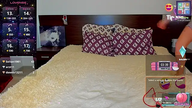 Hanna Becrett17 online show from 12/25/24, 10:06