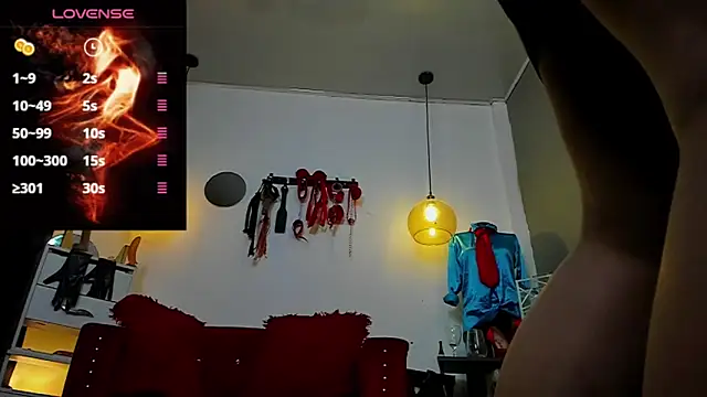 Snapshot of LiaTaylorr chatting on 03/07/25, 12:45 LiaTaylorr online show from 03/07/25, 12:45