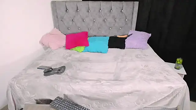 valenthottie online show from 02/17/25, 12:54