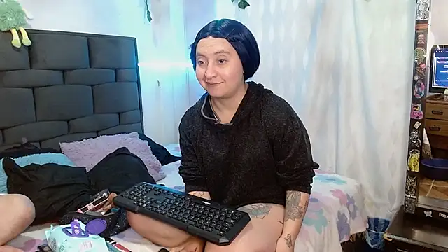 the lesbian game online show from 02/12/26, 07:53