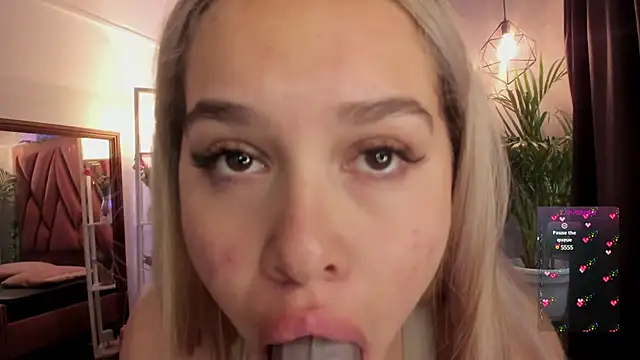 Snapshot of Haelycute chatting on 03/04/25, 11:29 Haelycute online show from 03/04/25, 11:29