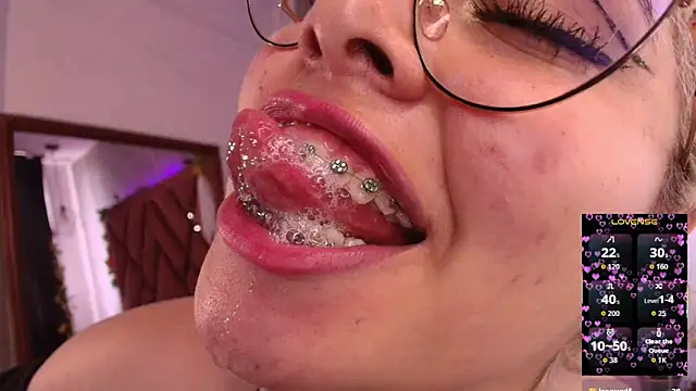 Snapshot of Haelycute chatting on 10/08/25, 02:58 Haelycute online show from 10/08/25, 02:58