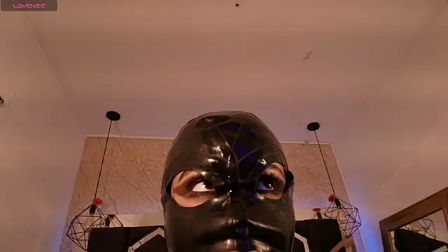 Snapshot of Haelycute chatting on 10/18/25, 07:58 Haelycute online show from 10/18/25, 07:58