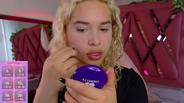 Snapshot of Haelycute chatting on 11/10/25, 11:53 Haelycute online show from 11/10/25, 11:53