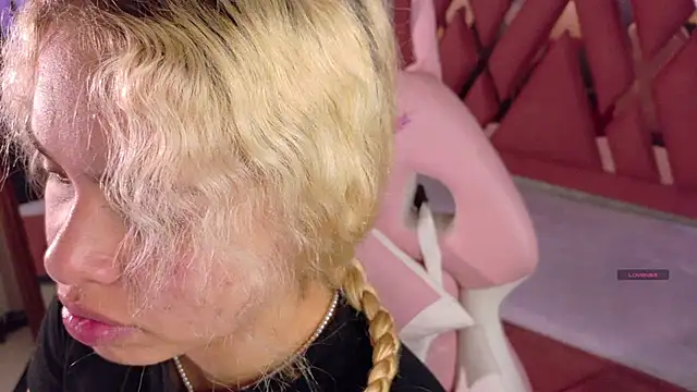 Snapshot of Haelycute chatting on 12/03/25, 11:19 Haelycute online show from 12/03/25, 11:19