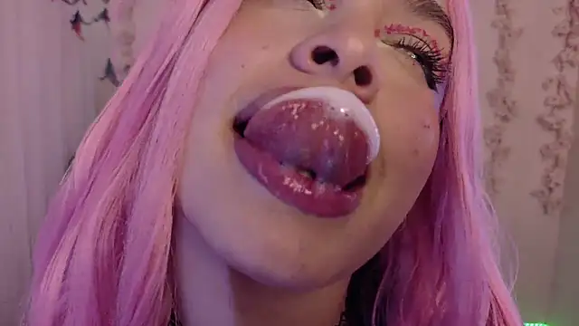 Haelycute online show from 05/21/26, 01:12