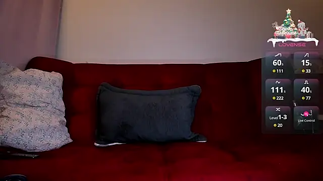 Snapshot of ohpetitemuse chatting on 12/15/24, 10:47 ohpetitemuse online show from 12/15/24, 10:47