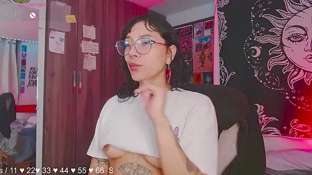 melissahowl online show from 11/10/25, 03:16