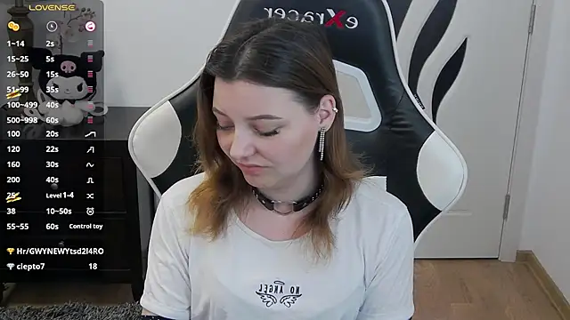 pretty little thing online show from 05/31/26, 06:31
