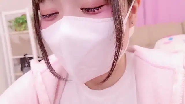 Mia--meow online show from 10/28/25, 01:36