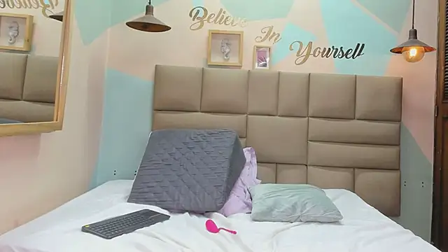 lilybaudyn  online show from 03/21/25, 05:11