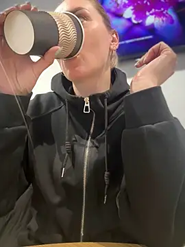 Crazy-Rosa online show from 02/10/25, 08:20