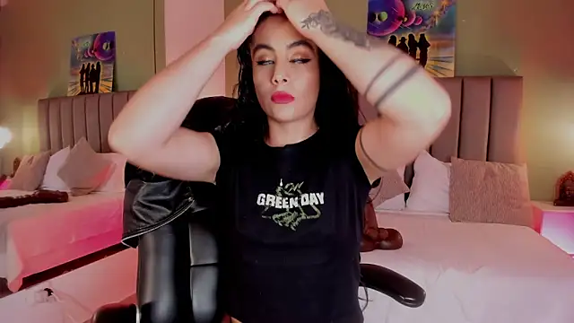 Samaanthaa  online show from 12/18/25, 03:56