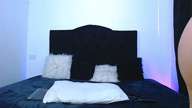 Jennifer Louisee online show from 12/12/24, 04:15