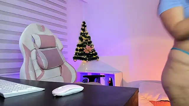 Snapshot of Gaby_Miller22 chatting on 12/09/24, 12:23 Gaby Miller22 online show from 12/09/24, 12:23