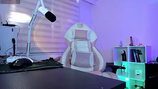 Snapshot of Gaby_Miller22 chatting on 09/25/25, 04:11 Gaby Miller22 online show from 09/25/25, 04:11