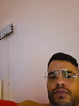 Macholatino8611 online show from 11/08/25, 04:40