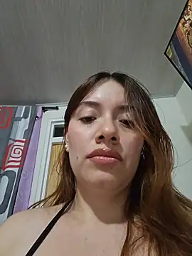 Snapshot of valery_mora chatting on 04/17/26, 11:19 valery mora online show from 04/17/26, 11:19