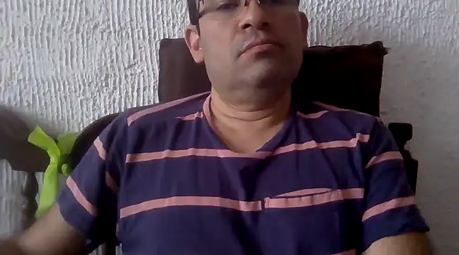 Snapshot of lover_camer chatting on 02/17/25, 03:20 lover camer online show from 02/17/25, 03:20