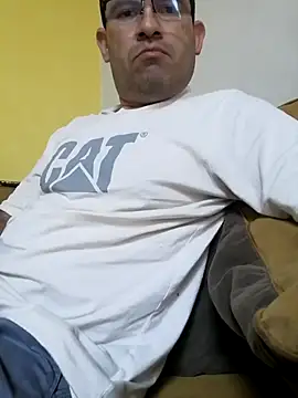 Snapshot of lover_camer chatting on 03/18/25, 04:04 lover camer online show from 03/18/25, 04:04