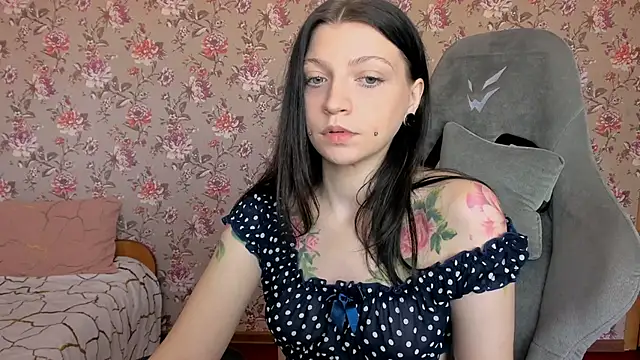 Snapshot of Lolly_Haze chatting on 05/05/26, 03:25 Lolly Haze online show from 05/05/26, 03:25