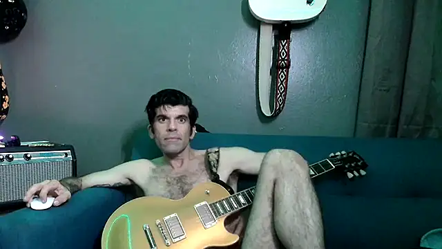 Snapshot of FlannelDong chatting on 11/13/25, 10:03 FlannelDong online show from 11/13/25, 10:03