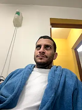 Snapshot of Christopherreis chatting on 10/16/25, 01:28 Christopherreis online show from 10/16/25, 01:28