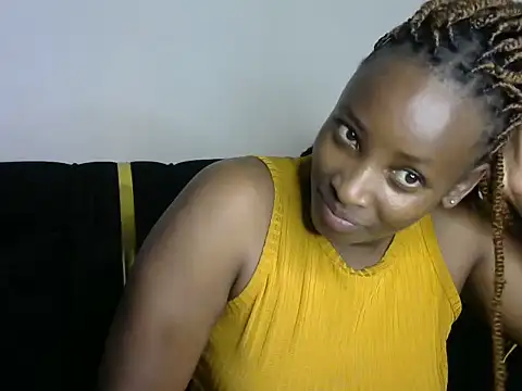 Snapshot of Sexy_dotii chatting on 05/26/26, 08:43 Sexy dotii online show from 05/26/26, 08:43