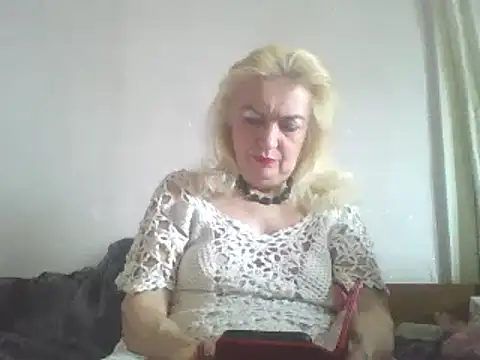 Snapshot of Meri798 chatting on 04/08/26, 09:42 Meri798 online show from 04/08/26, 09:42